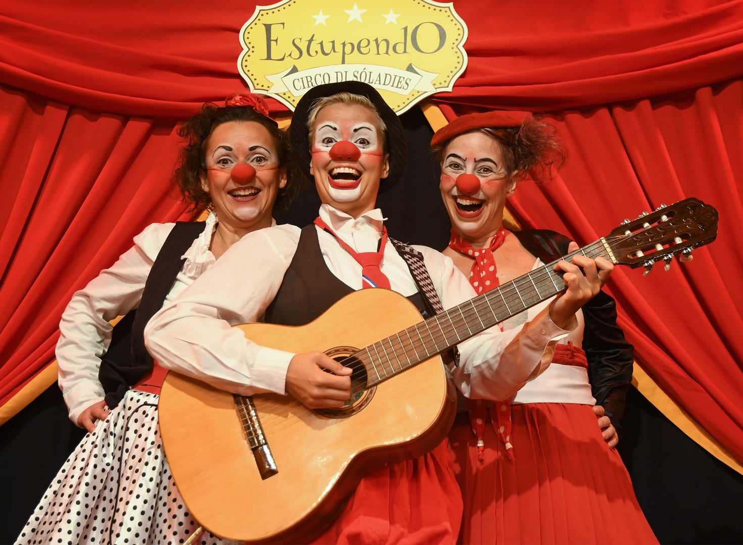 Palhaçaria de Grupo: Circo di SóLadies | Nem SóLadies - Foto 1