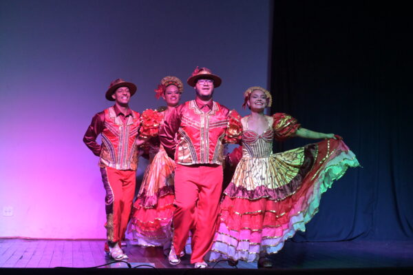 17-11-2025 - Cia de Danças Parafolclóricas Zazuê (1)