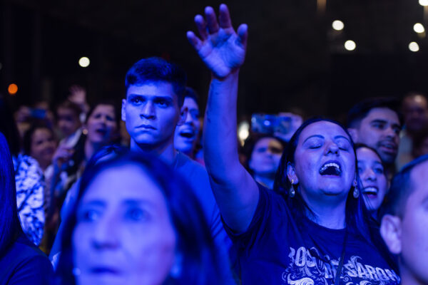 ADRIANO ESCANHUELAwww.escanhuela